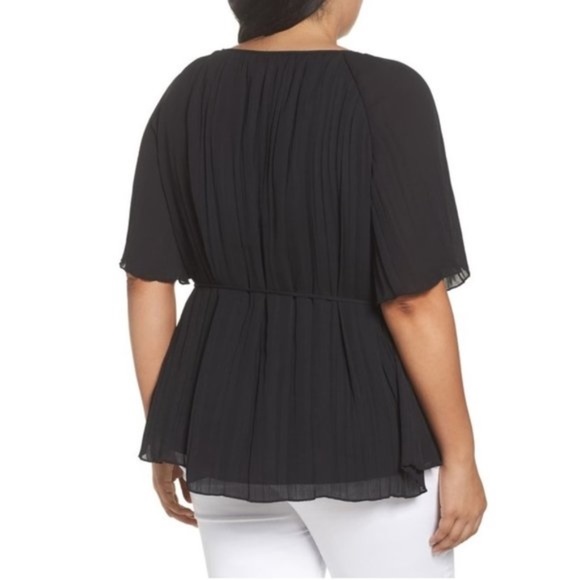 Sejour Crinkle Scoop Neck Top (Plus Size) BOUTIQUE - Picture 2 of 6